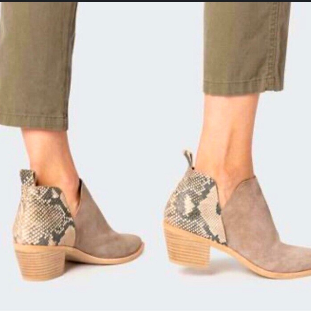 Dolce Vita Sonni Taupe And Snake Ankle Booties With Heel Size 6